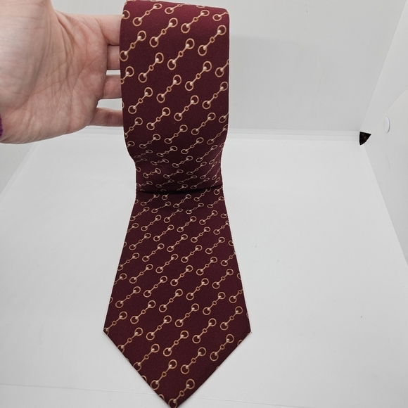 vintage Gino Pompeii maroon tie with horsebit pattern 58 inches long - Picture 2 of 5